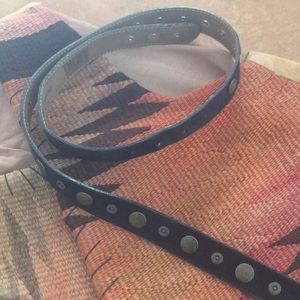 Vintage DKNY Size Medium 100% black leather belt. Made in Italy. EUC.